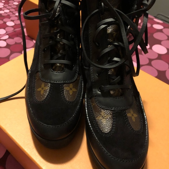 LV Platform Boots 💰 SOLD💰 - Picture 4 of 5